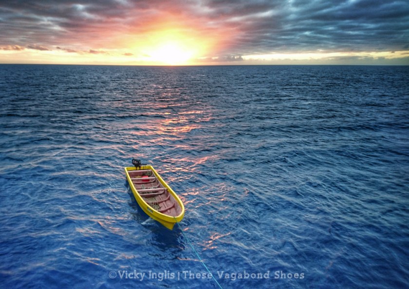 fiji_boat_1