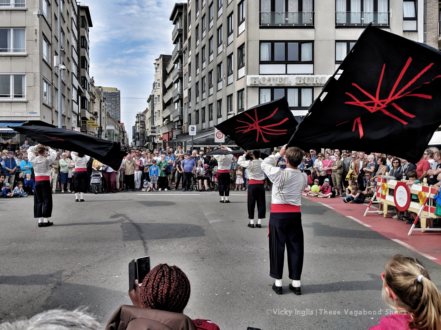 ostend_flag_dancers_small