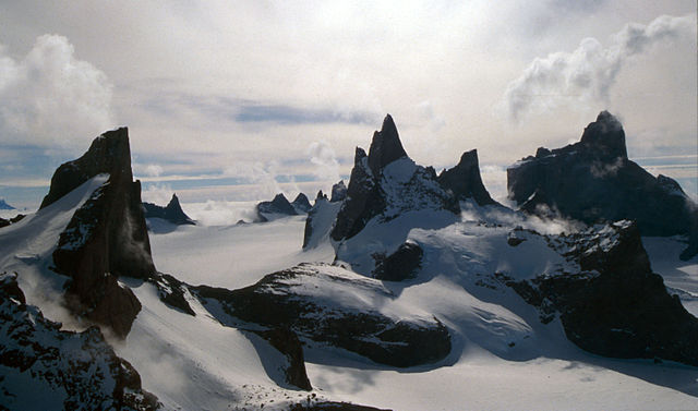 640px-Southern_Drygalski_Mountains.jpg