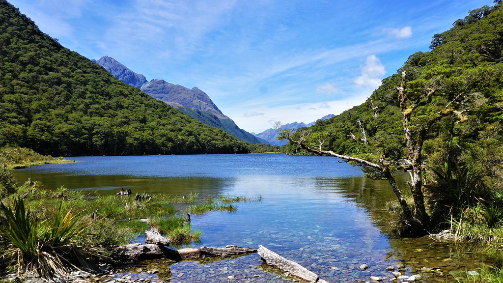 nz_lake_howden_routeburn_track